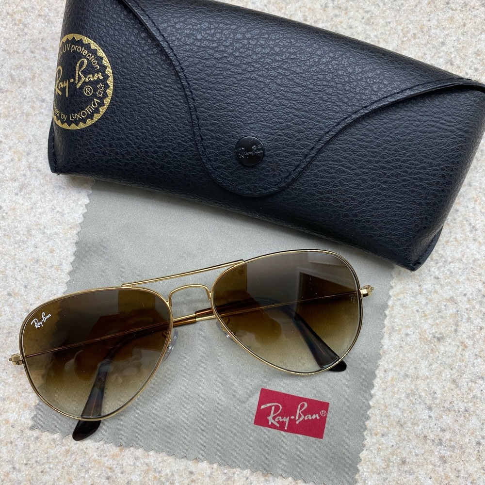 Ray-Ban 3025 Gold Aviator Sunglasses